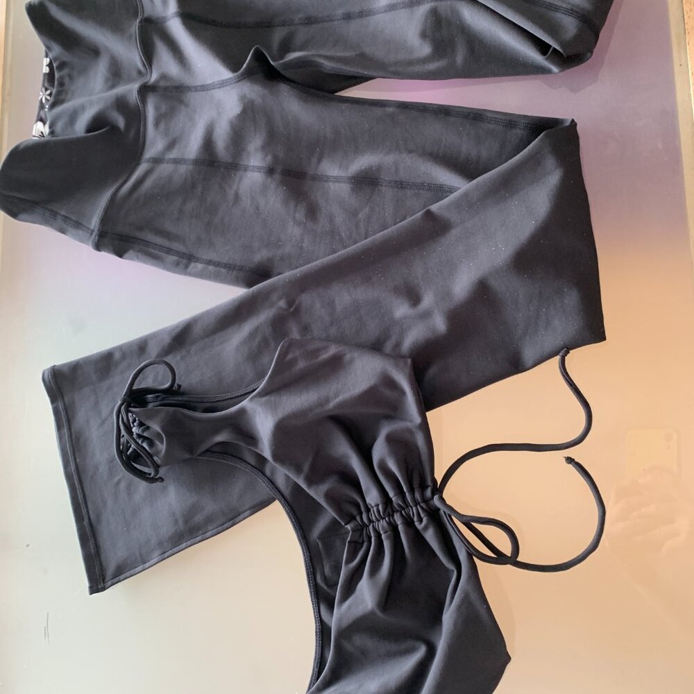 BNWT FRANKIE'S ACTIVE BIKINIS Zippy Flare Legging and Sports Bra Top 2PCS SET XS - Picture 7 of 15